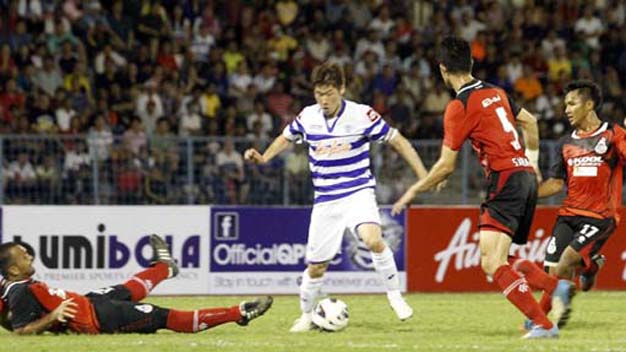Park Ji-sung đeo băng thủ quân, QPR đại thắng 5-0