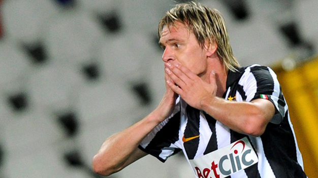 Milos Krasic chính thức rời Juventus để tới Fenerbahce