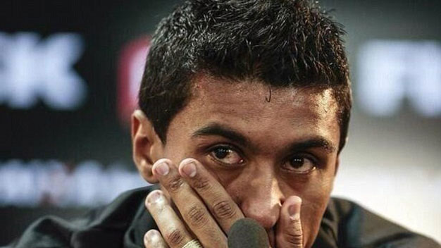 Paulinho khóc trong ngày sang Tottenham