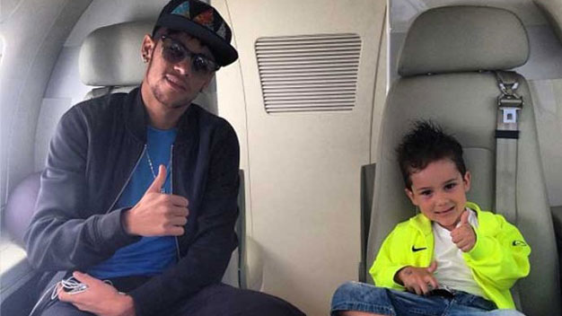 Neymar toại nguyện khi có số áo yêu thích