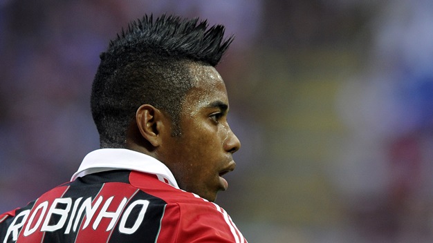 Milan giữ chân Robinho đến 2016