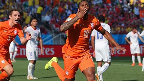 Hà Lan 2-0 Chile: Hà Lan vững ngôi đầu