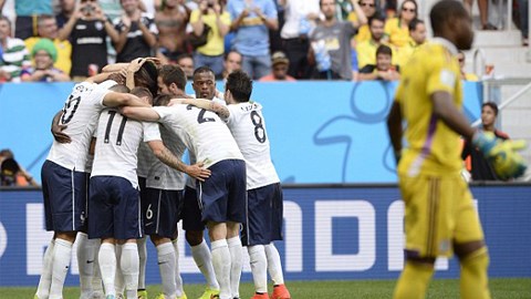 Pháp 2-0 Nigeria: Thắng toát mồ hôi