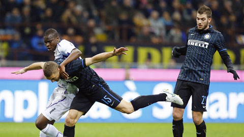 Inter để thua Fiorentina trên sân nhà: Xa rồi tấm vé châu Âu!