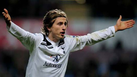 Luka Modric lần đầu đá chính sau 4 tháng: Một người khỏe, triệu người vui