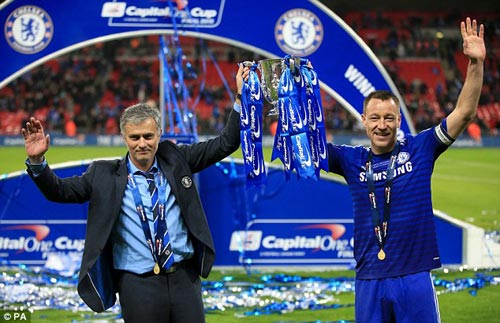 Chelsea giữ chân Terry: Bài học từ Lampard và Drogba - 2
