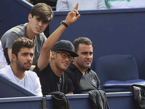 Neymar gây "náo loạn" ở giải tennis Barcelona Open - 2