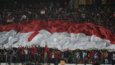 Để CĐV làm loạn, ĐT Indonesia bị phạt nặng ở vòng loại World Cup 2018