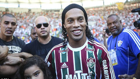 CĐV Fluminense phấn khích trong buổi ra mắt Ronaldinho