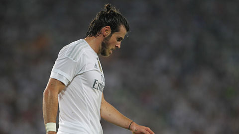 Benitez lấy dây buộc chân Gareth Bale