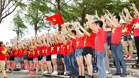 Bóng đá - 8.000 CĐV Việt Nam lập kỷ lục cho sân Đài Loan