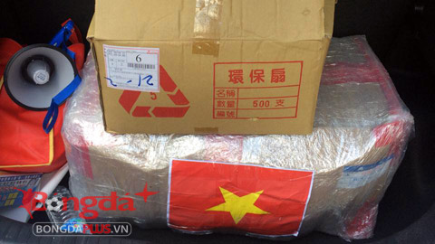 Được gửi từ Việt Nam sang, đại kỳ đã có mặt tại Đài Loan