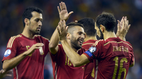 Vòng loại EURO 2016: Tây Ban Nha, Thụy Sỹ giành vé đến Pháp
