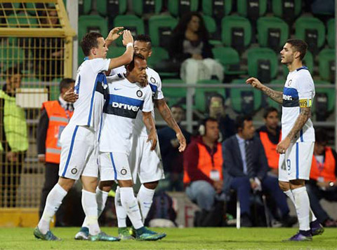 Inter Milan lỡ cơ hội leo lên ngôi đầu bảng